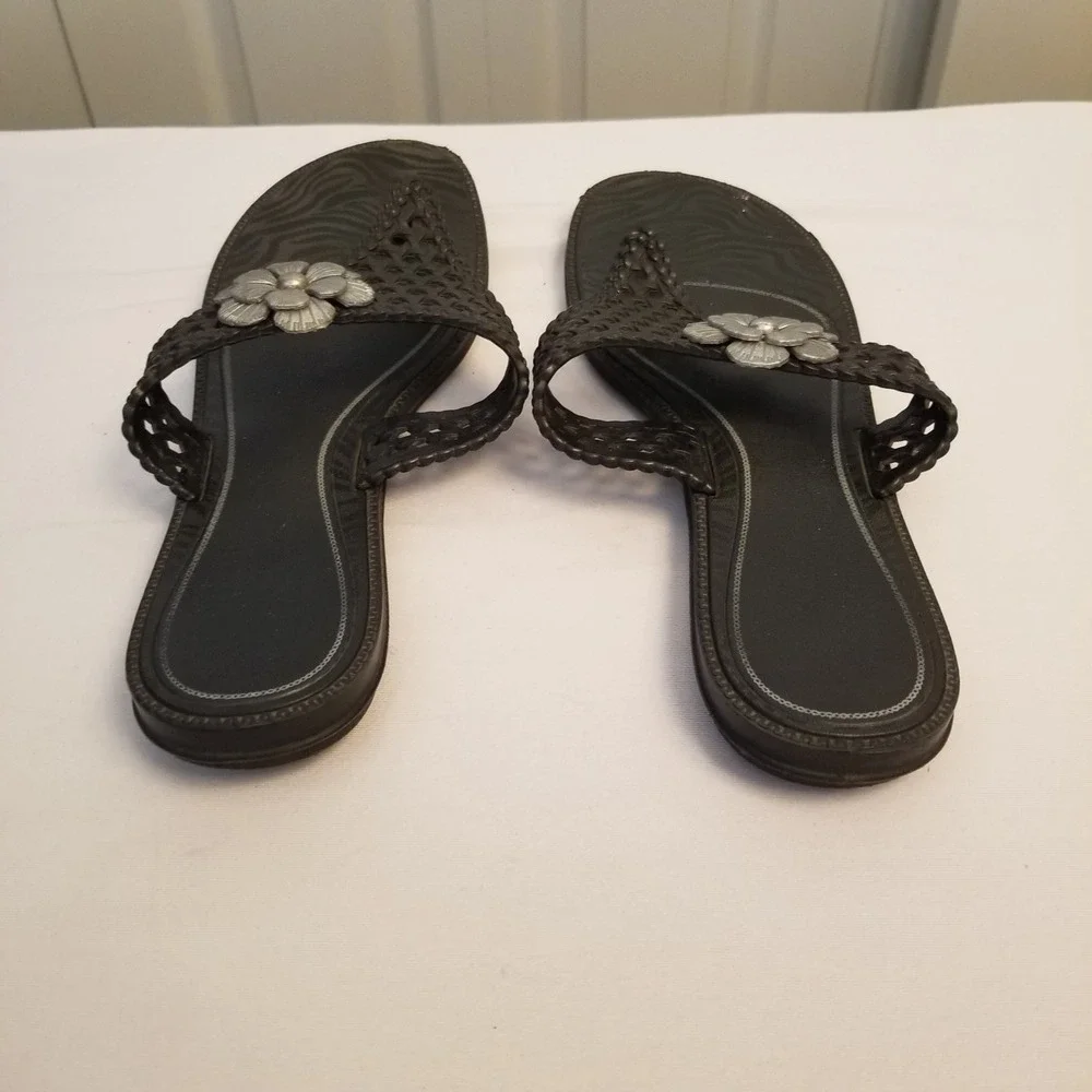 Woven Black Thong Sandals Silver Flower Detail Animal Print Footbed Womens Sz 8